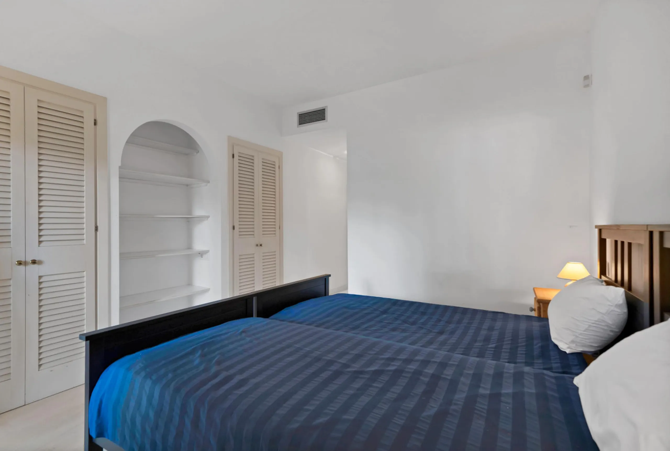 Apartment - Ground Floor Apartment в продаже в Estepona, Málaga. В доме 2 спален и 2 ванных комнат. Площадь дома 170 м²