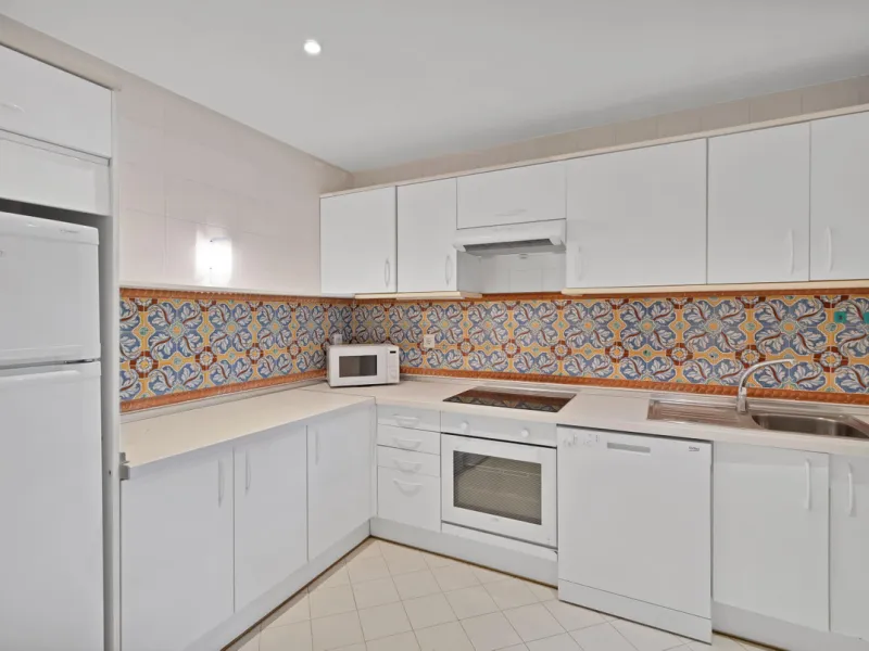 Apartment - Ground Floor Apartment в продаже в Estepona, Málaga. В доме 2 спален и 2 ванных комнат. Площадь дома 170 м²