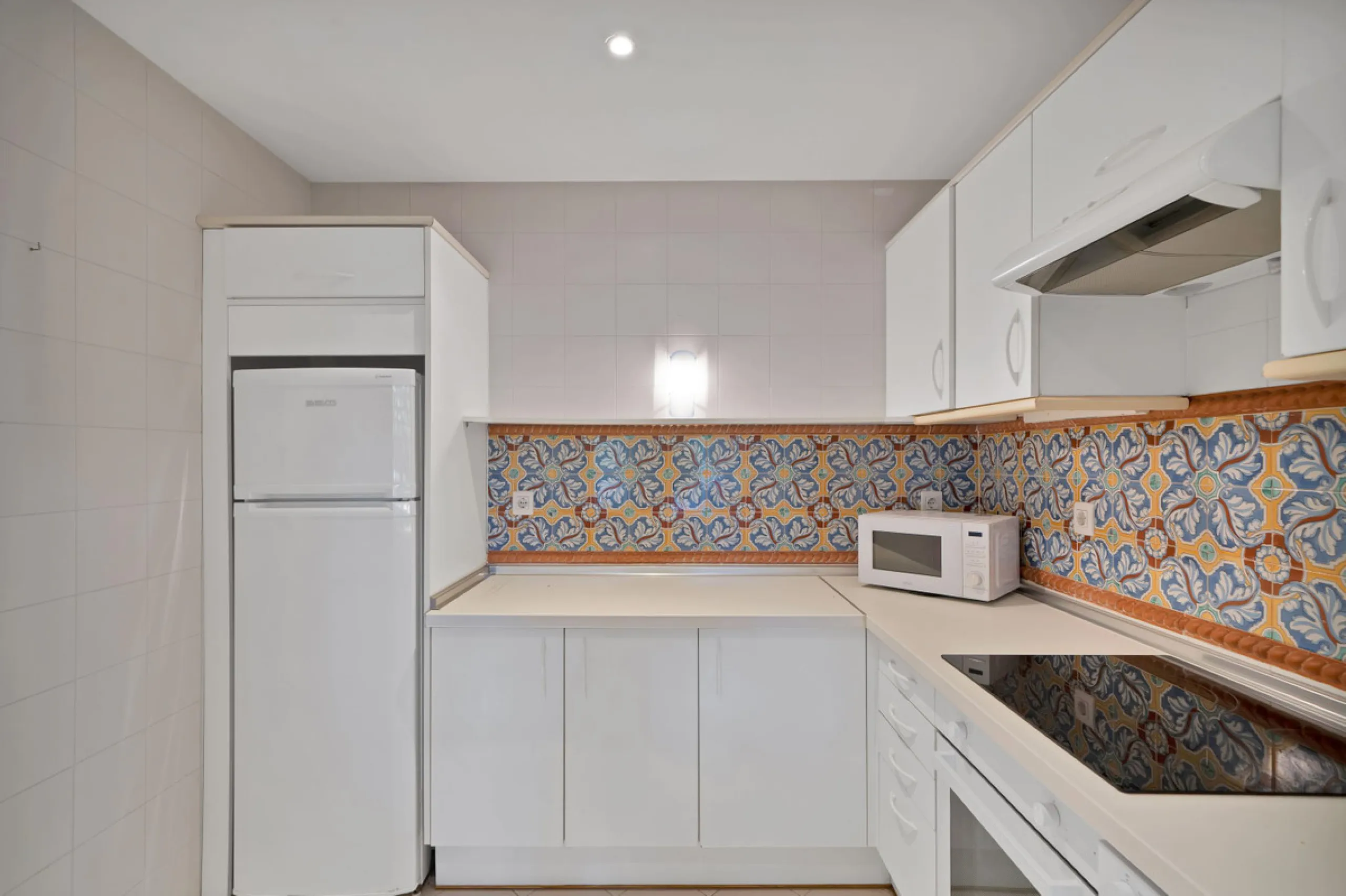 Apartment - Ground Floor Apartment в продаже в Estepona, Málaga. В доме 2 спален и 2 ванных комнат. Площадь дома 170 м²