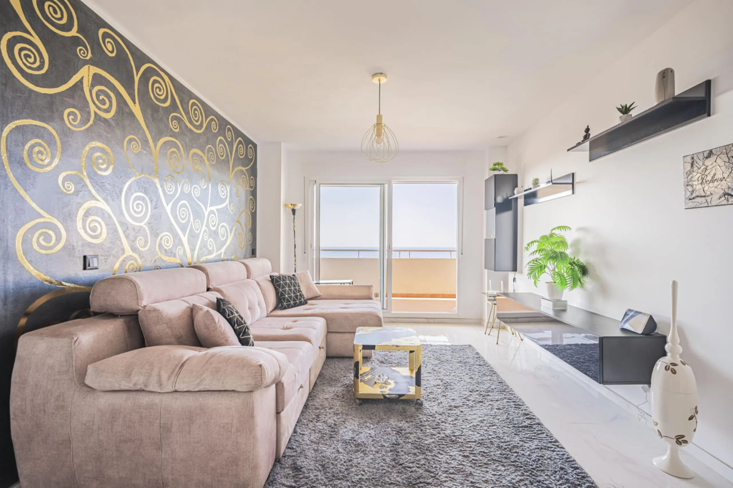 Apartment - Middle Floor Apartment в продаже в Mijas, Málaga. В доме 2 спален и 2 ванных комнат. Площадь дома 69 м²