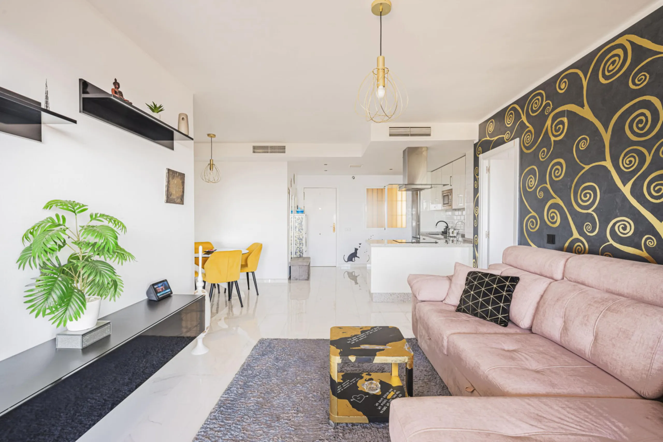 Apartment - Middle Floor Apartment в продаже в Mijas, Málaga. В доме 2 спален и 2 ванных комнат. Площадь дома 69 м²