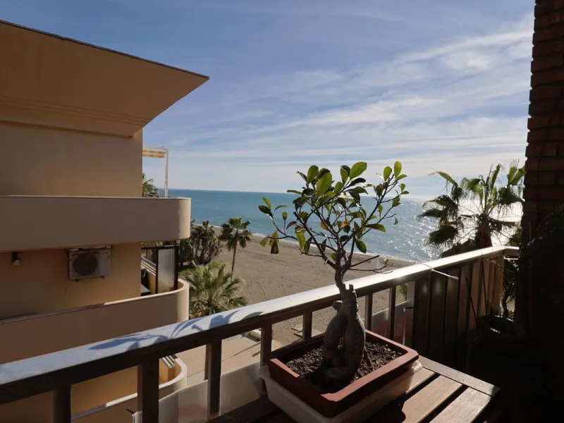 Apartment - Middle Floor Apartment в продаже в Estepona, Málaga. В доме 3 спален и 2 ванных комнат. Площадь дома 113 м²