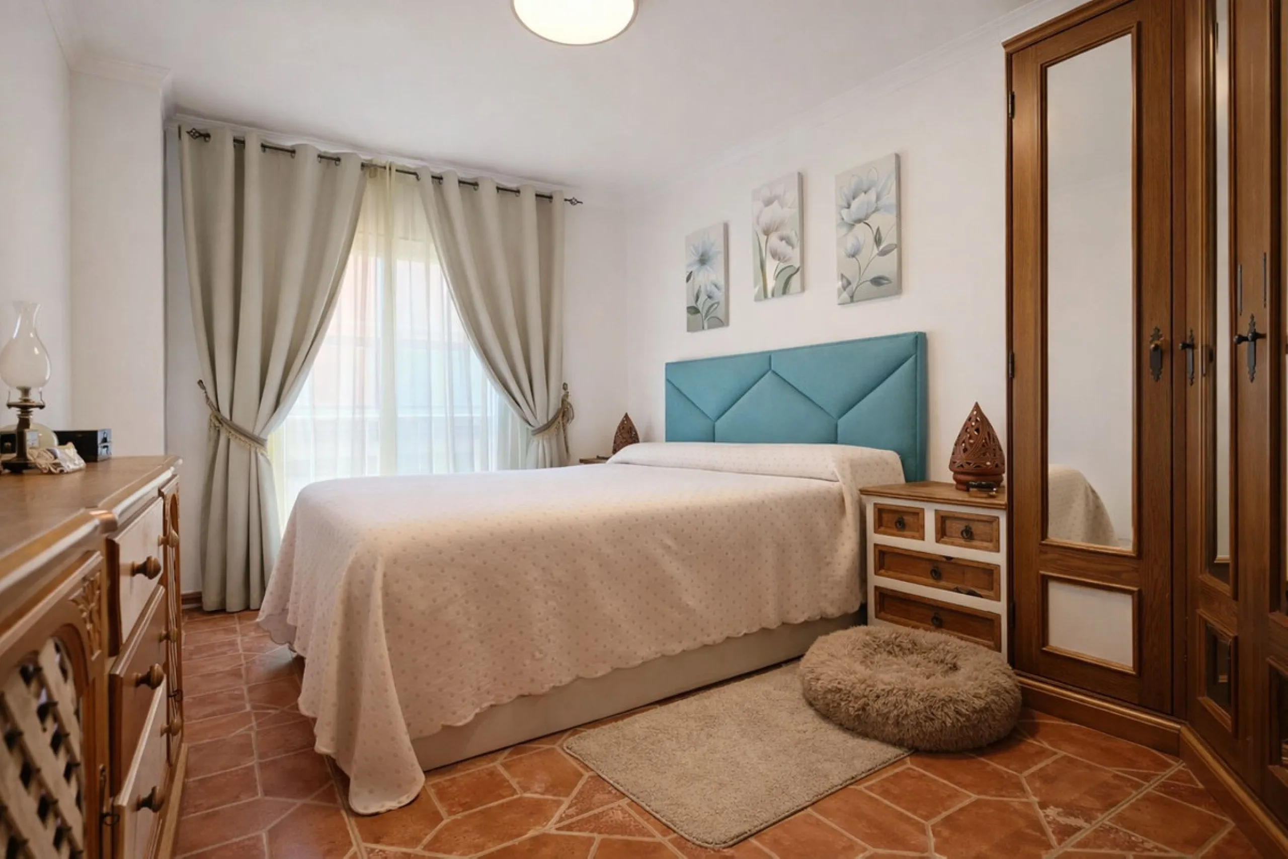 Looking for a beachfront property in Estepona? You found it!