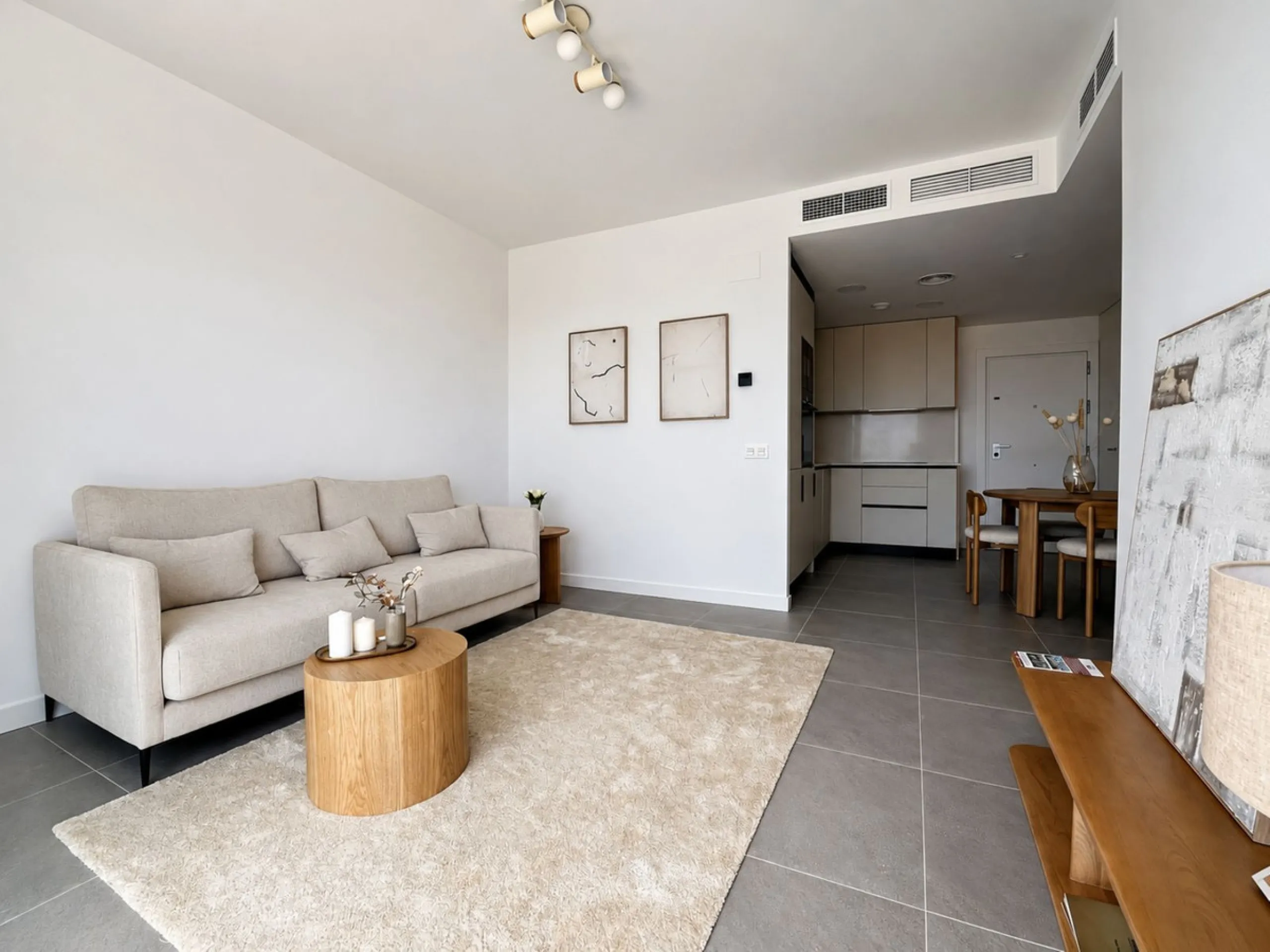 This a brand new property, never been lived in but with the benefit of paying 7 % transfer tax and not 10 % vat.