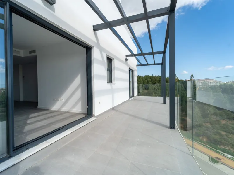 This a brand new property, never been lived in but with the benefit of paying 7 % transfer tax and not 10 % vat.