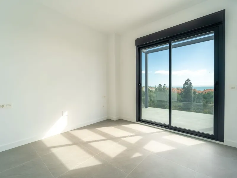 This a brand new property, never been lived in but with the benefit of paying 7 % transfer tax and not 10 % vat.