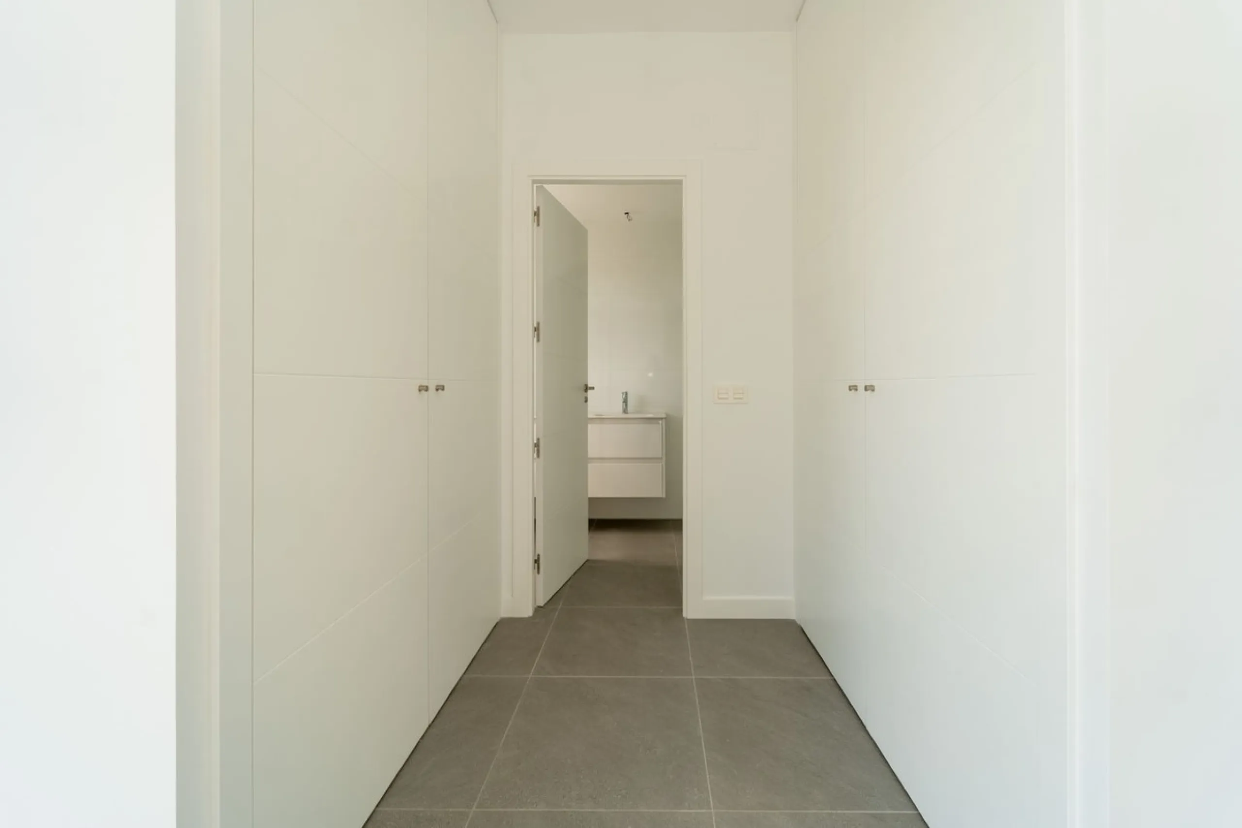 This a brand new property, never been lived in but with the benefit of paying 7 % transfer tax and not 10 % vat.