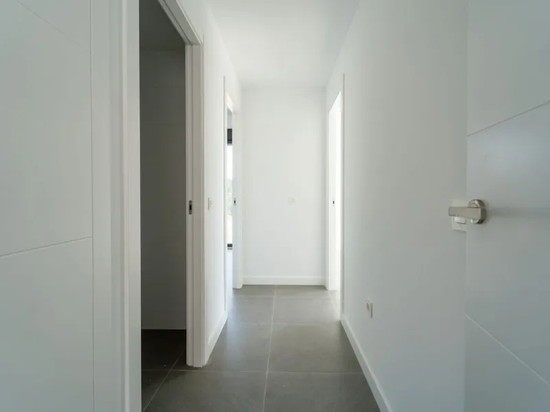 This a brand new property, never been lived in but with the benefit of paying 7 % transfer tax and not 10 % vat.
