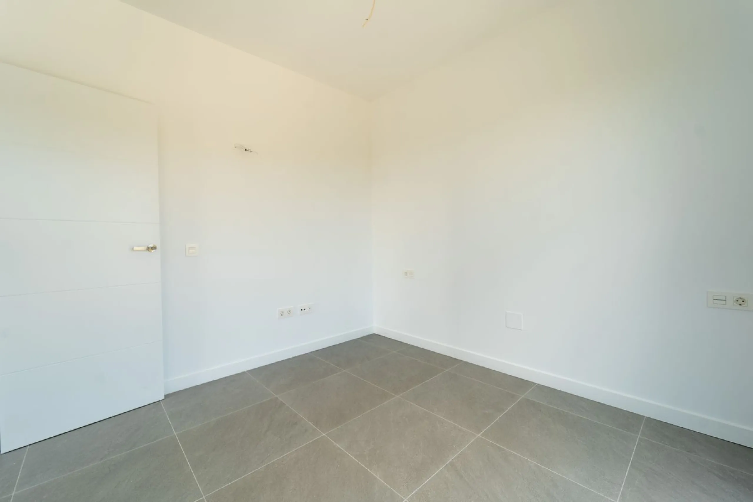 This a brand new property, never been lived in but with the benefit of paying 7 % transfer tax and not 10 % vat.