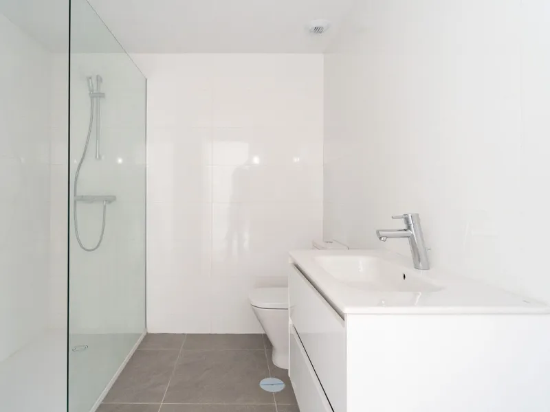 This a brand new property, never been lived in but with the benefit of paying 7 % transfer tax and not 10 % vat.