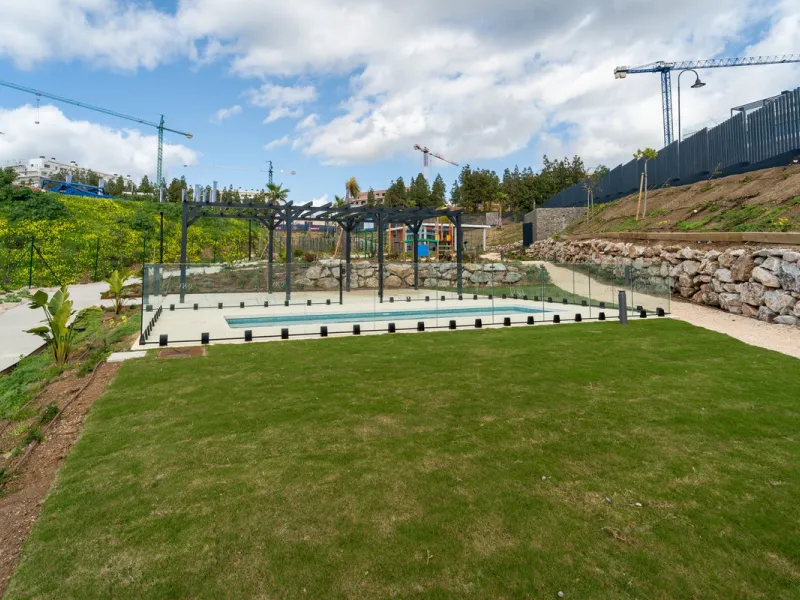 This a brand new property, never been lived in but with the benefit of paying 7 % transfer tax and not 10 % vat.