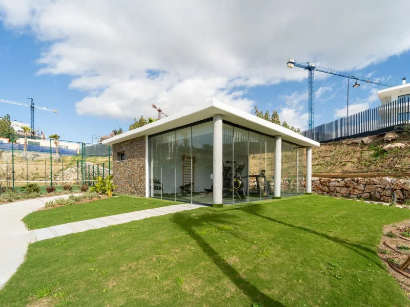 This a brand new property, never been lived in but with the benefit of paying 7 % transfer tax and not 10 % vat.