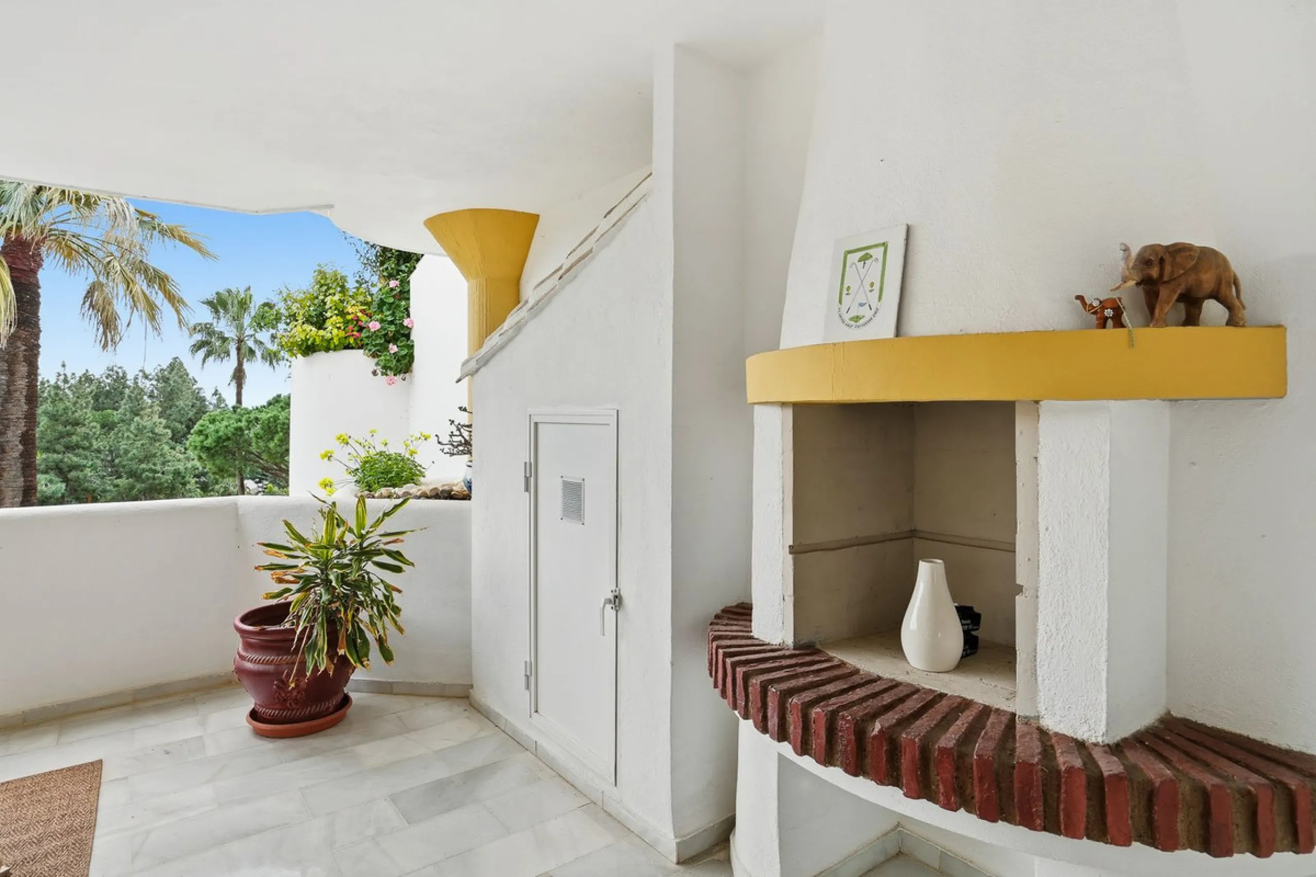 Апартамент средний этаж, Calahonda, Costa del Sol