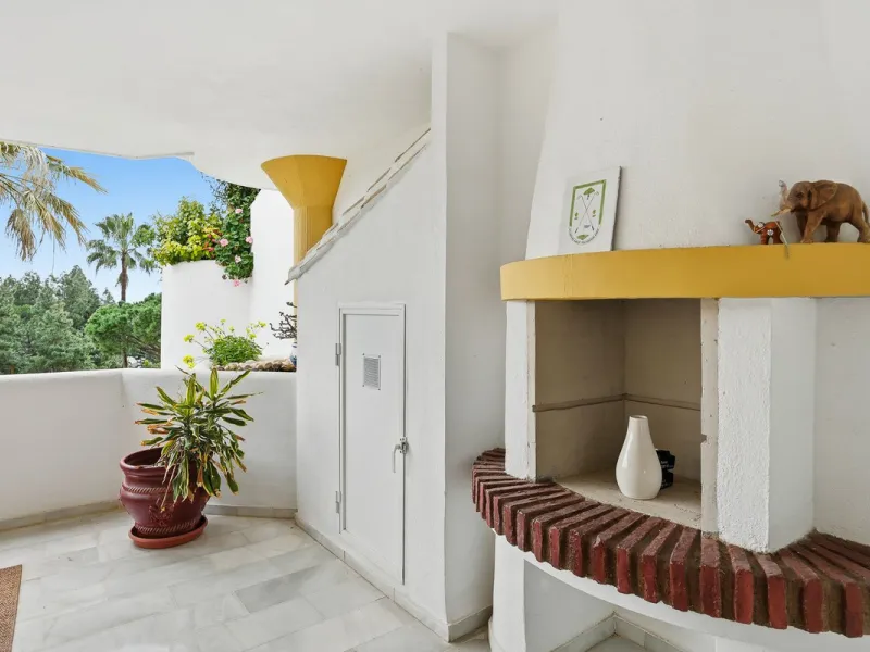 Апартамент средний этаж, Calahonda, Costa del Sol
