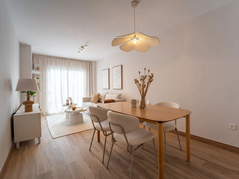 Lovely 3 bedroom Top floor Duplex  with fantastic location.