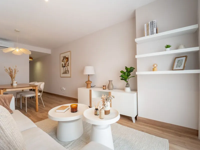 Lovely 3 bedroom Top floor Duplex  with fantastic location.