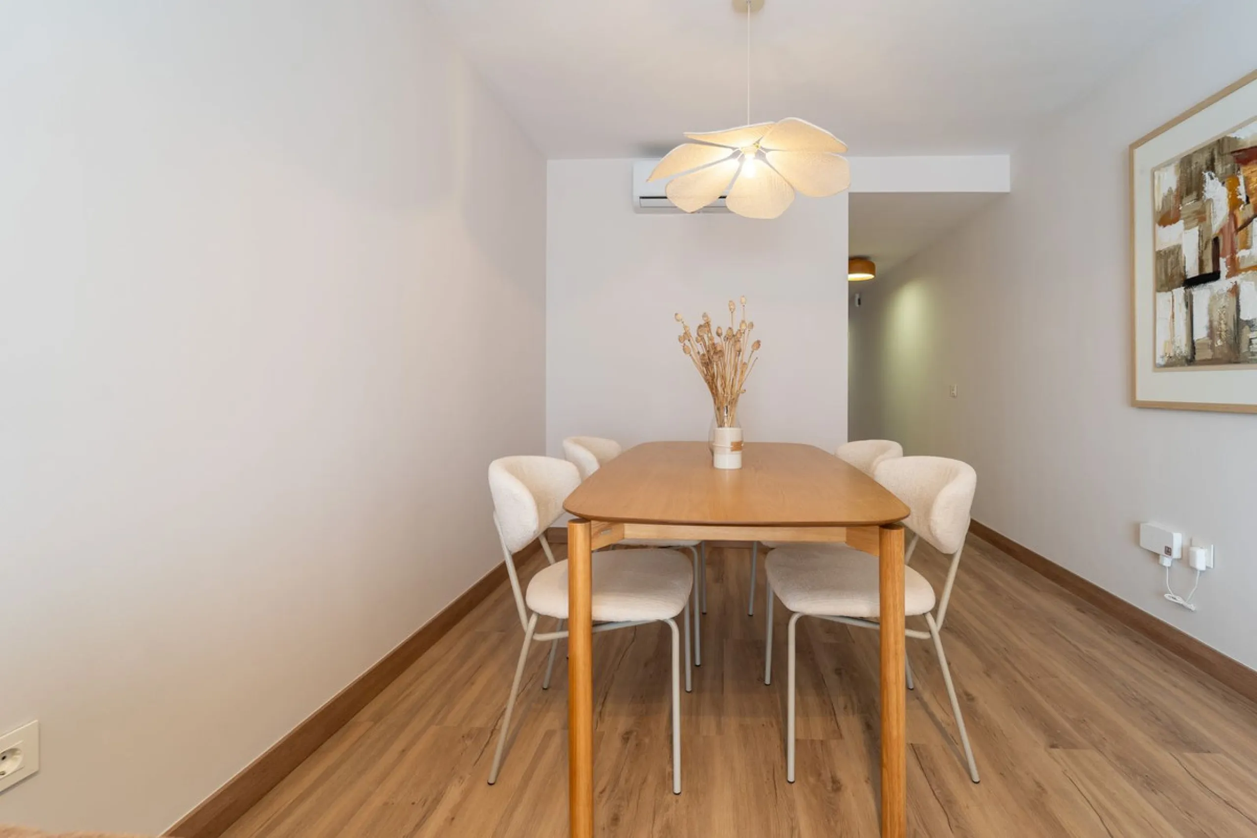Lovely 3 bedroom Top floor Duplex  with fantastic location.
