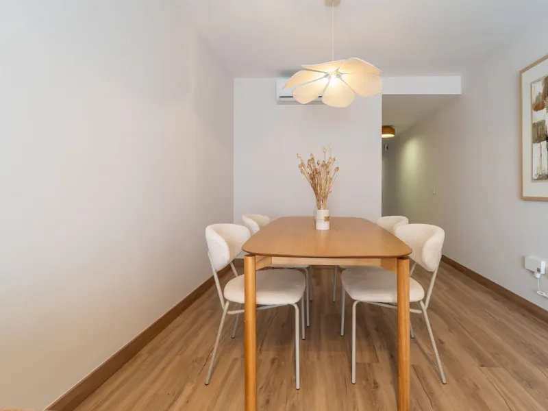 Lovely 3 bedroom Top floor Duplex  with fantastic location.