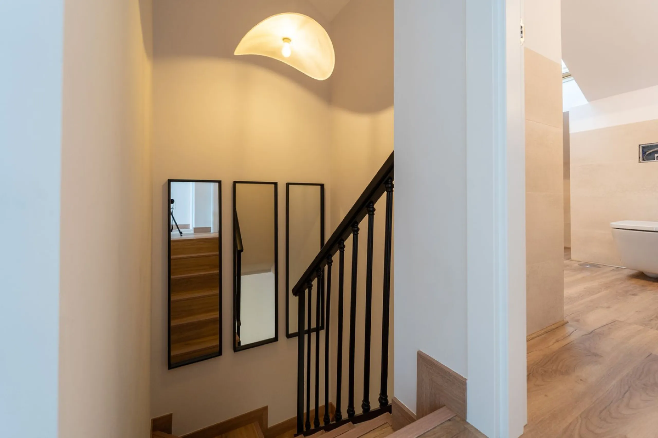 Lovely 3 bedroom Top floor Duplex  with fantastic location.