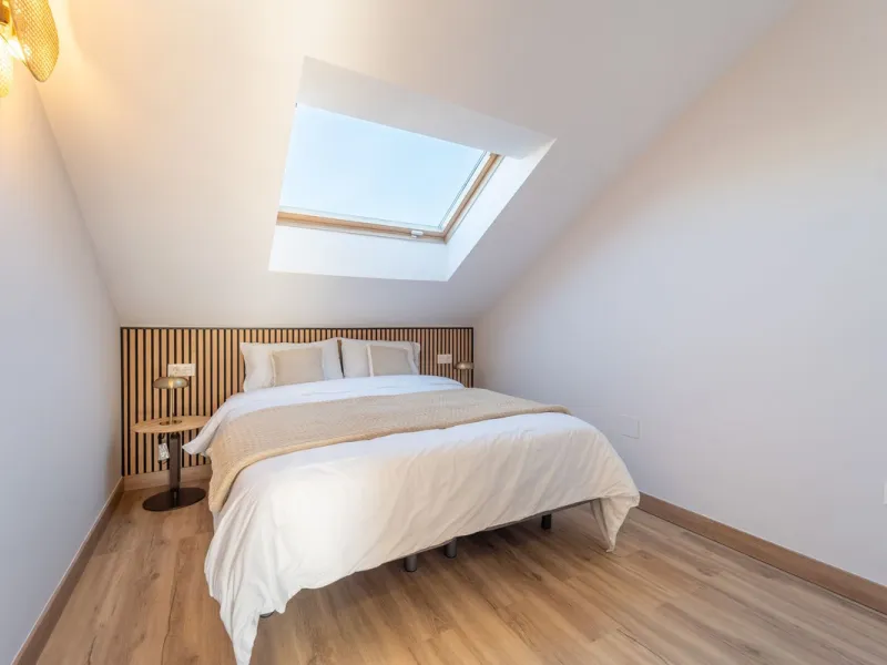 Lovely 3 bedroom Top floor Duplex  with fantastic location.
