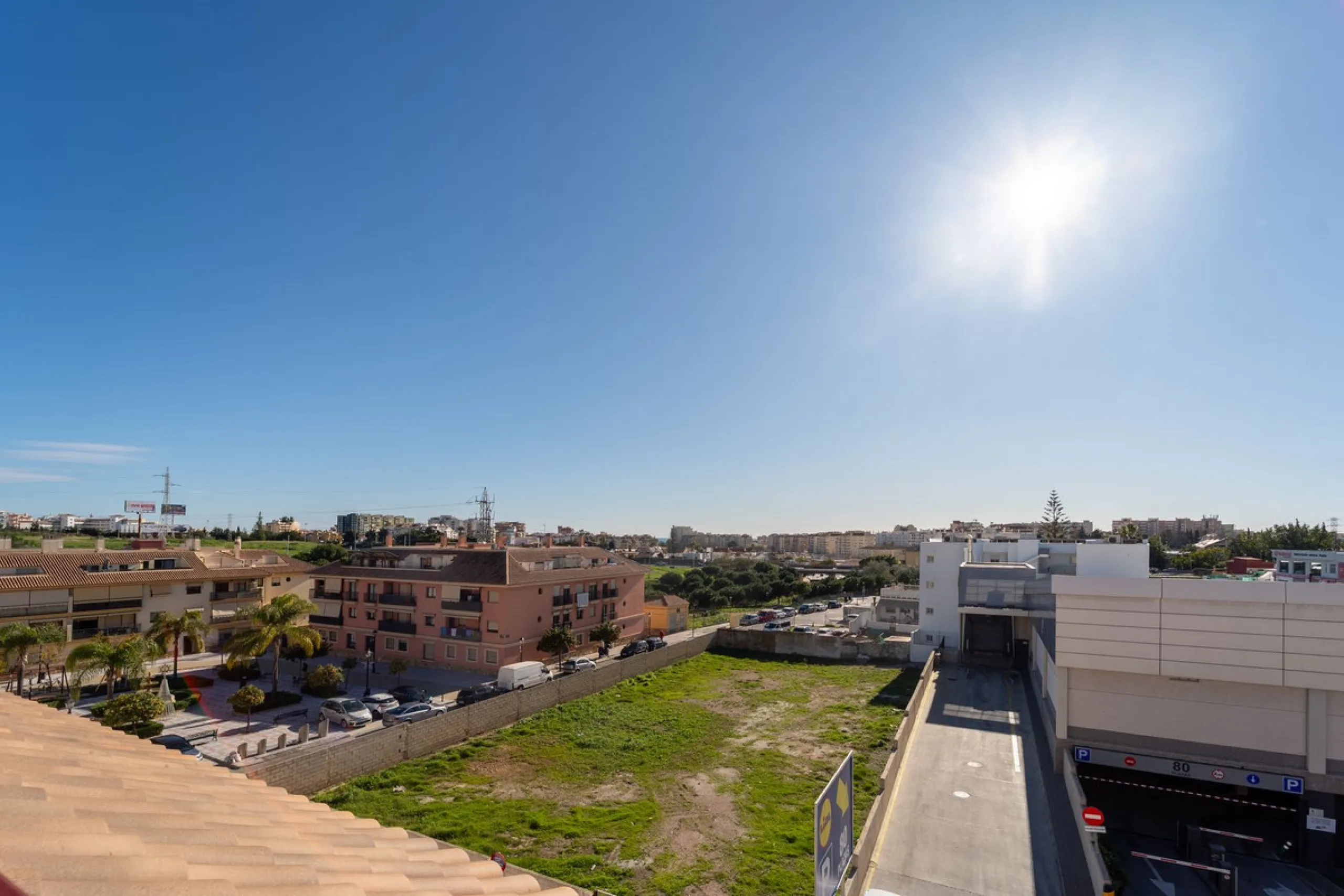 Lovely 3 bedroom Top floor Duplex  with fantastic location.