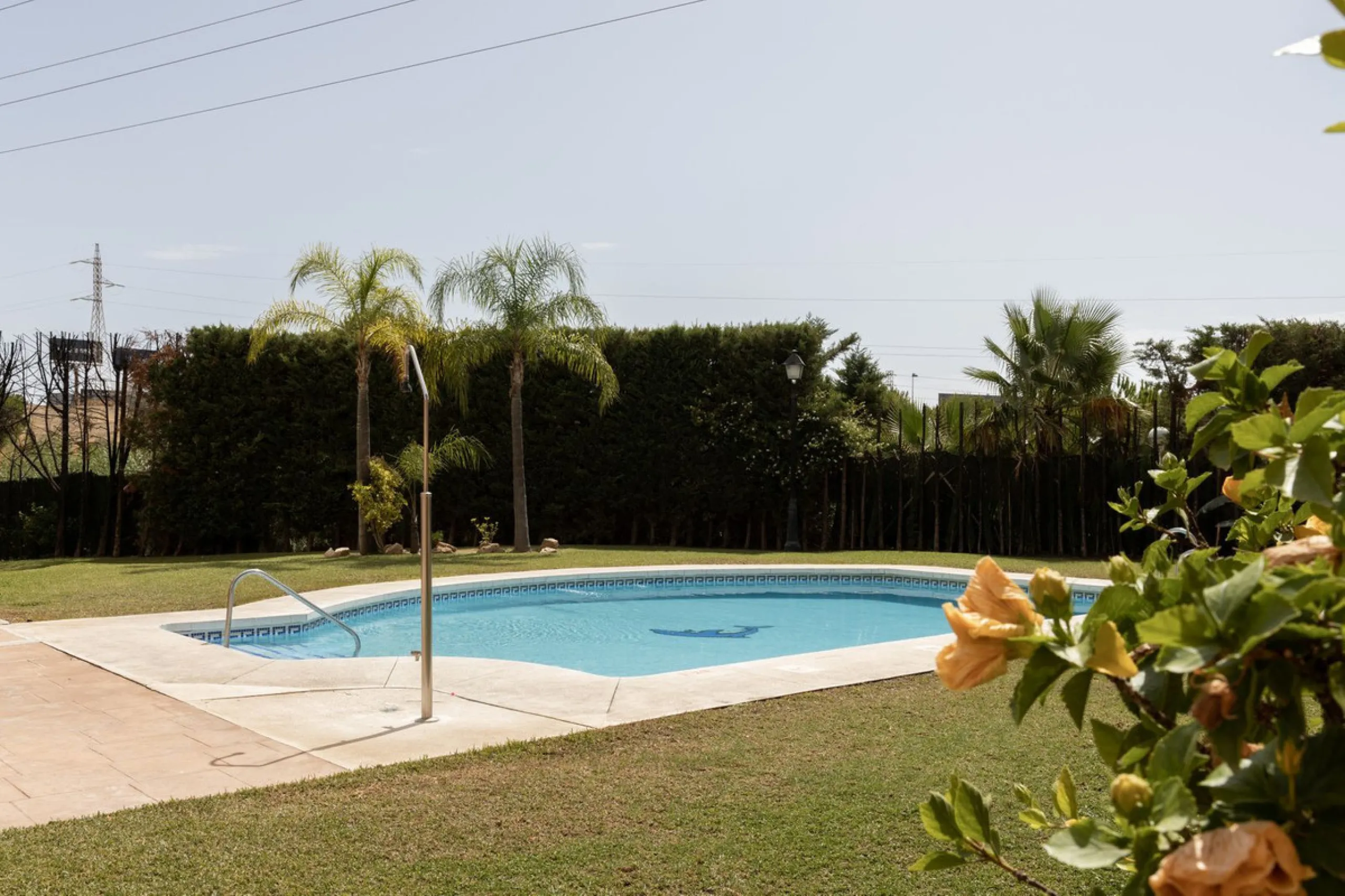 Lovely 3 bedroom Top floor Duplex  with fantastic location.