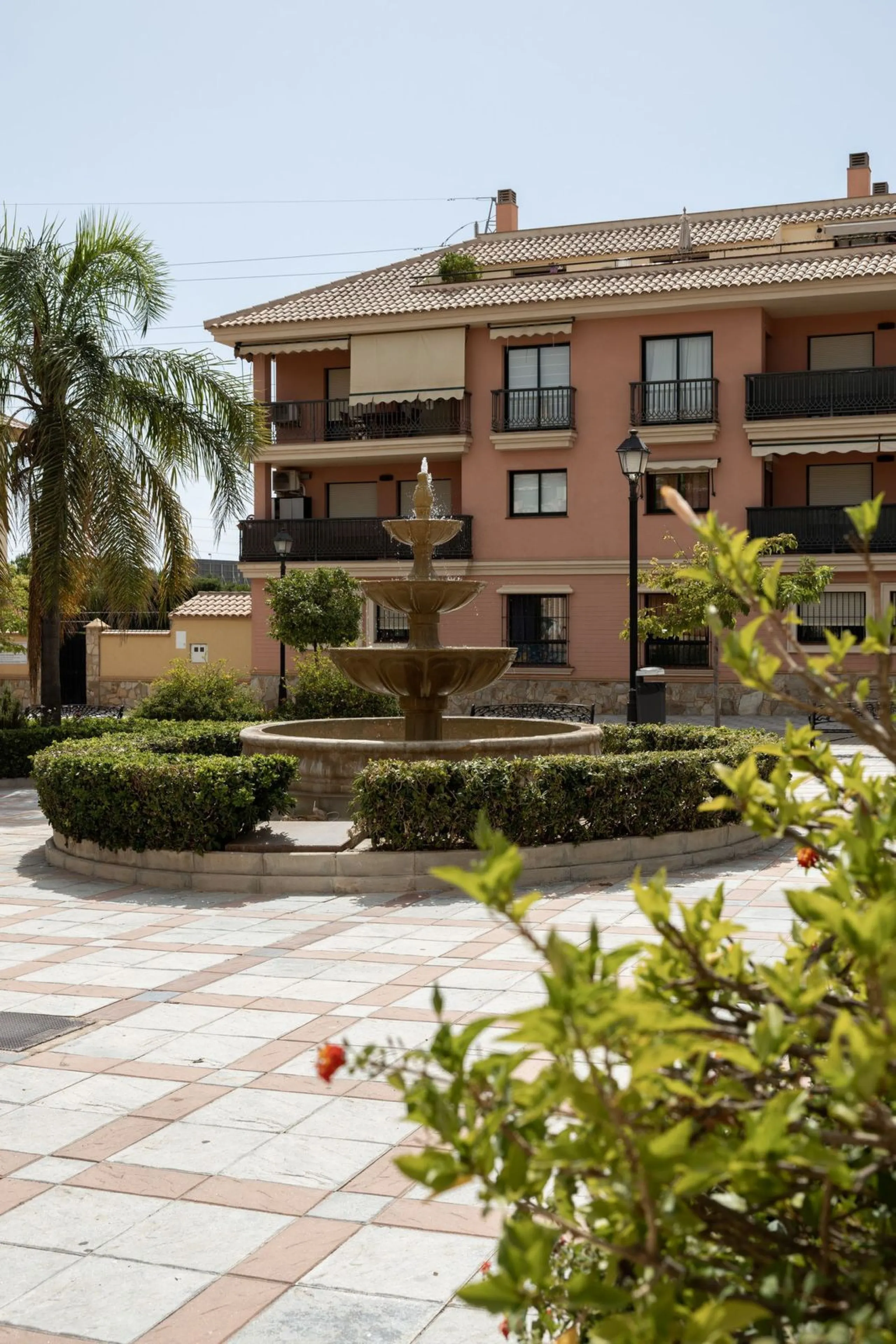 Lovely 3 bedroom Top floor Duplex  with fantastic location.