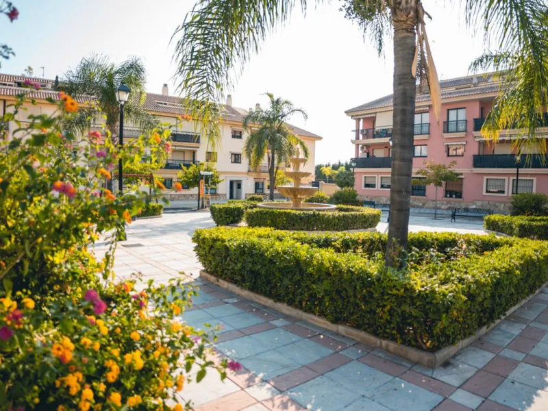 Lovely 3 bedroom Top floor Duplex  with fantastic location.