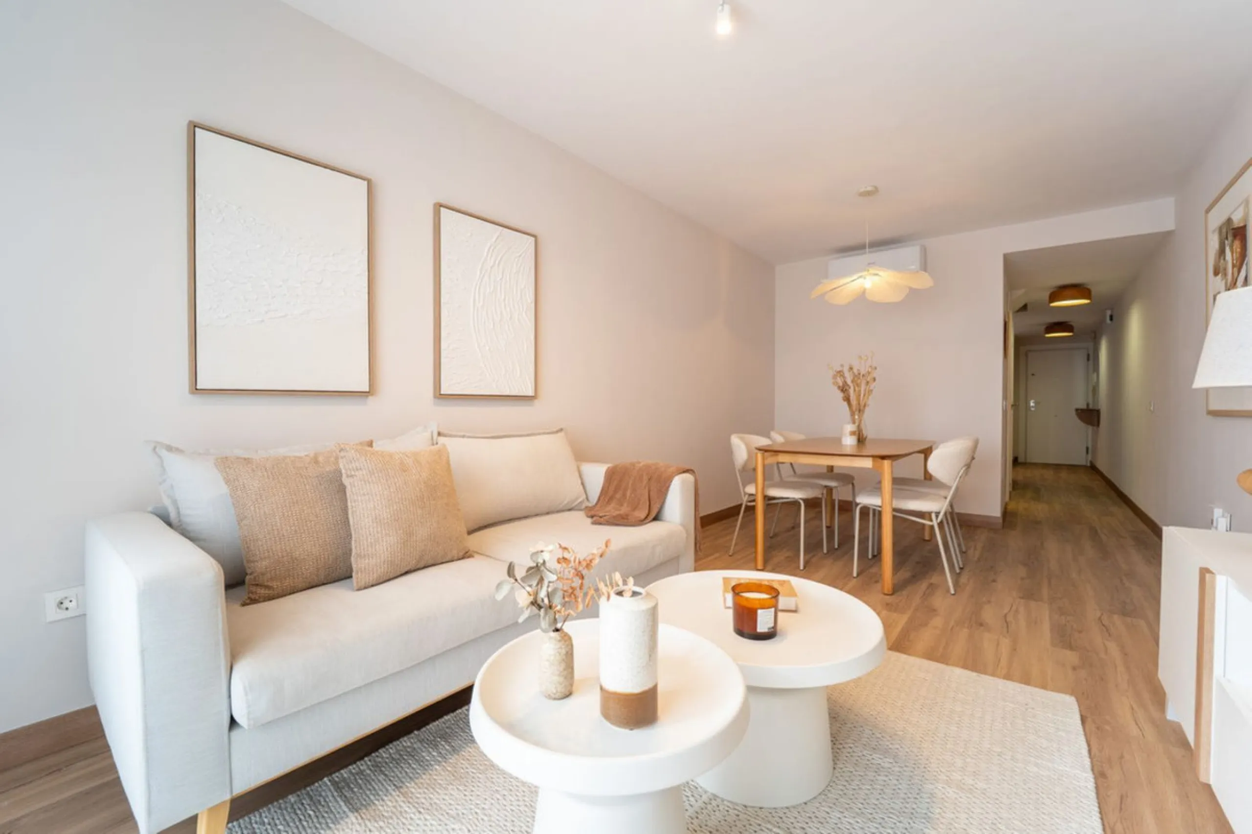 Lovely 3 bedroom Top floor Duplex  with fantastic location.