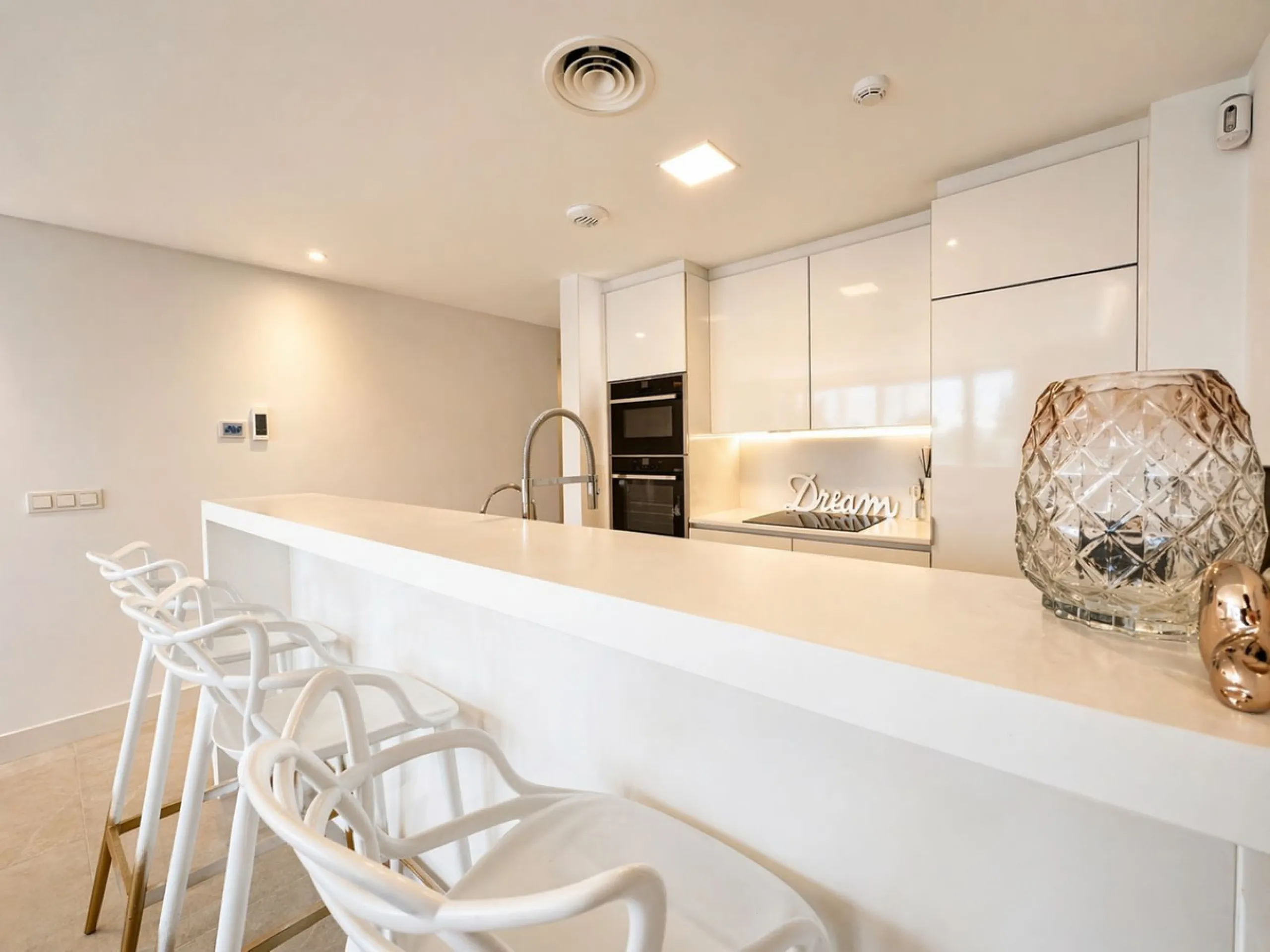 2-bedroom apartment, terrace, private pool, and garage in Cabopino, Marbella.
