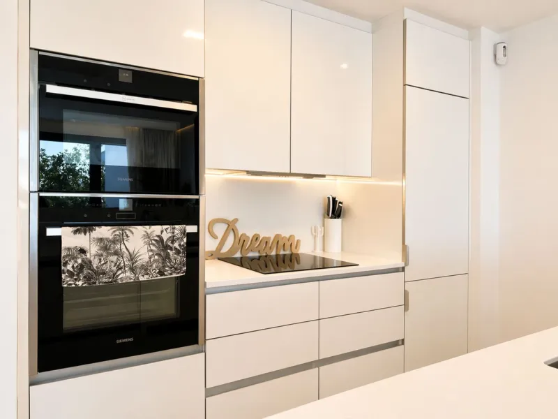 2-bedroom apartment, terrace, private pool, and garage in Cabopino, Marbella.