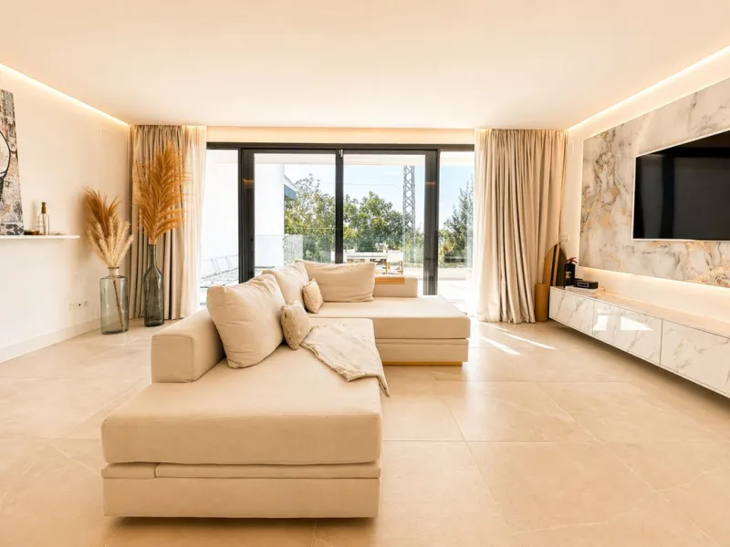 2-bedroom apartment, terrace, private pool, and garage in Cabopino, Marbella.