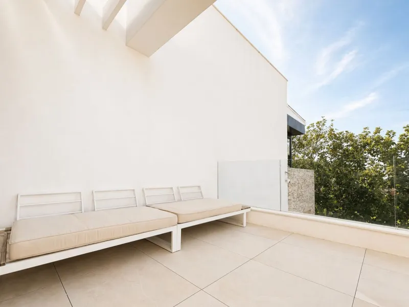 2-bedroom apartment, terrace, private pool, and garage in Cabopino, Marbella.
