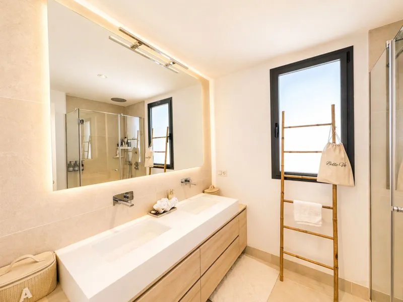 2-bedroom apartment, terrace, private pool, and garage in Cabopino, Marbella.