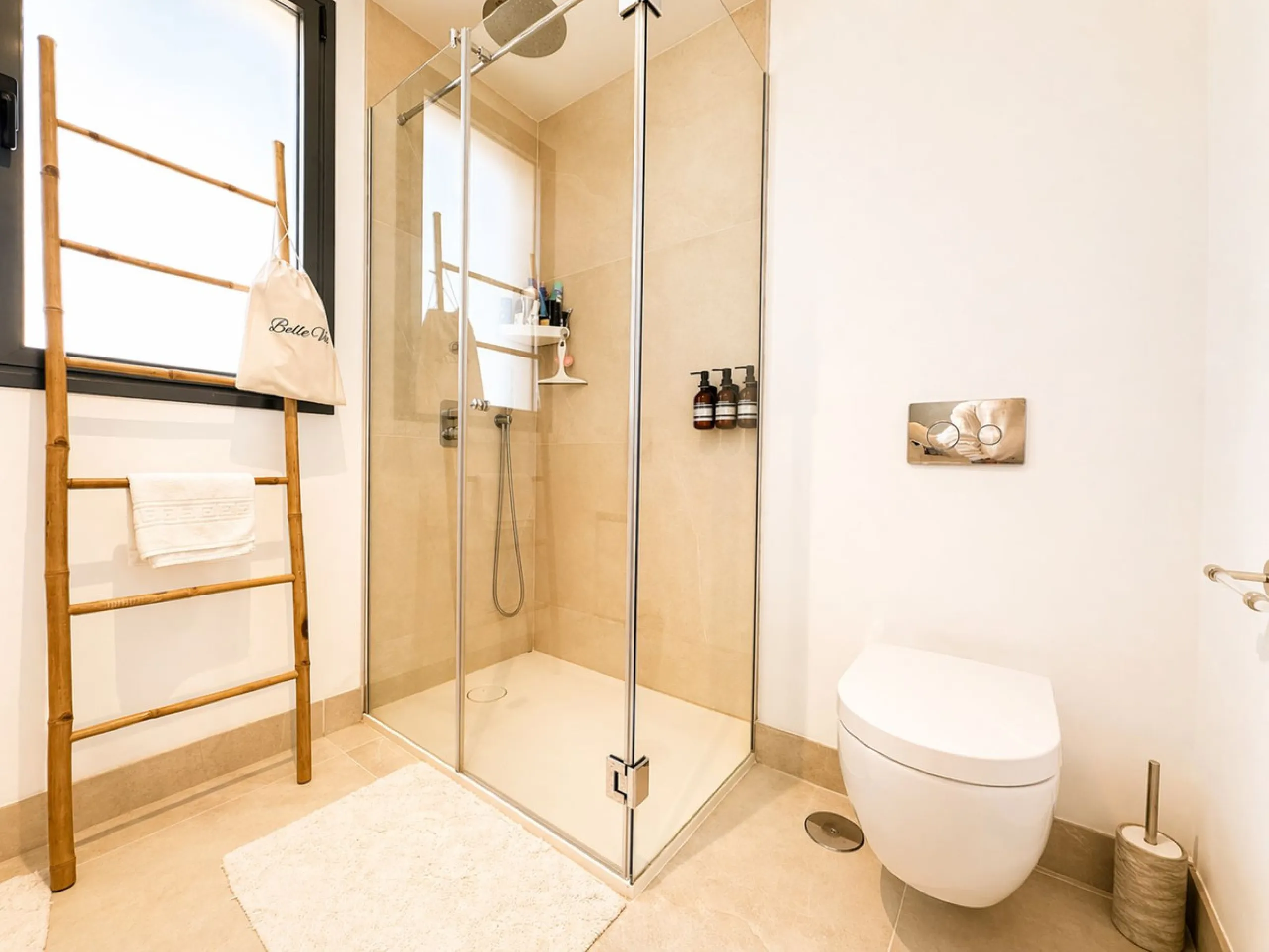 2-bedroom apartment, terrace, private pool, and garage in Cabopino, Marbella.