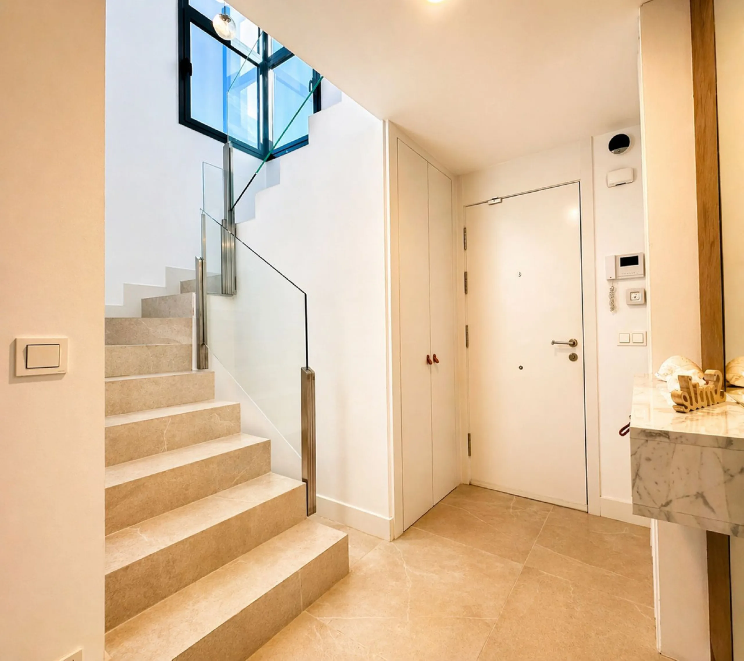 2-bedroom apartment, terrace, private pool, and garage in Cabopino, Marbella.
