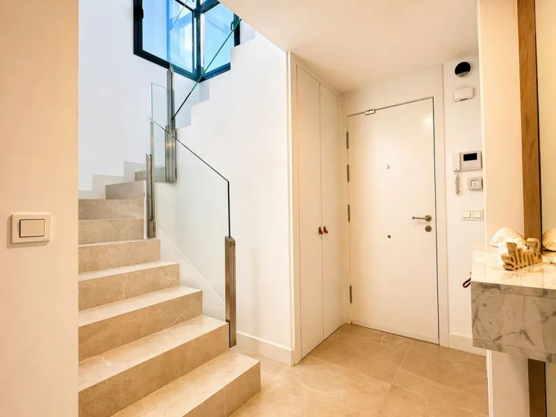 2-bedroom apartment, terrace, private pool, and garage in Cabopino, Marbella.