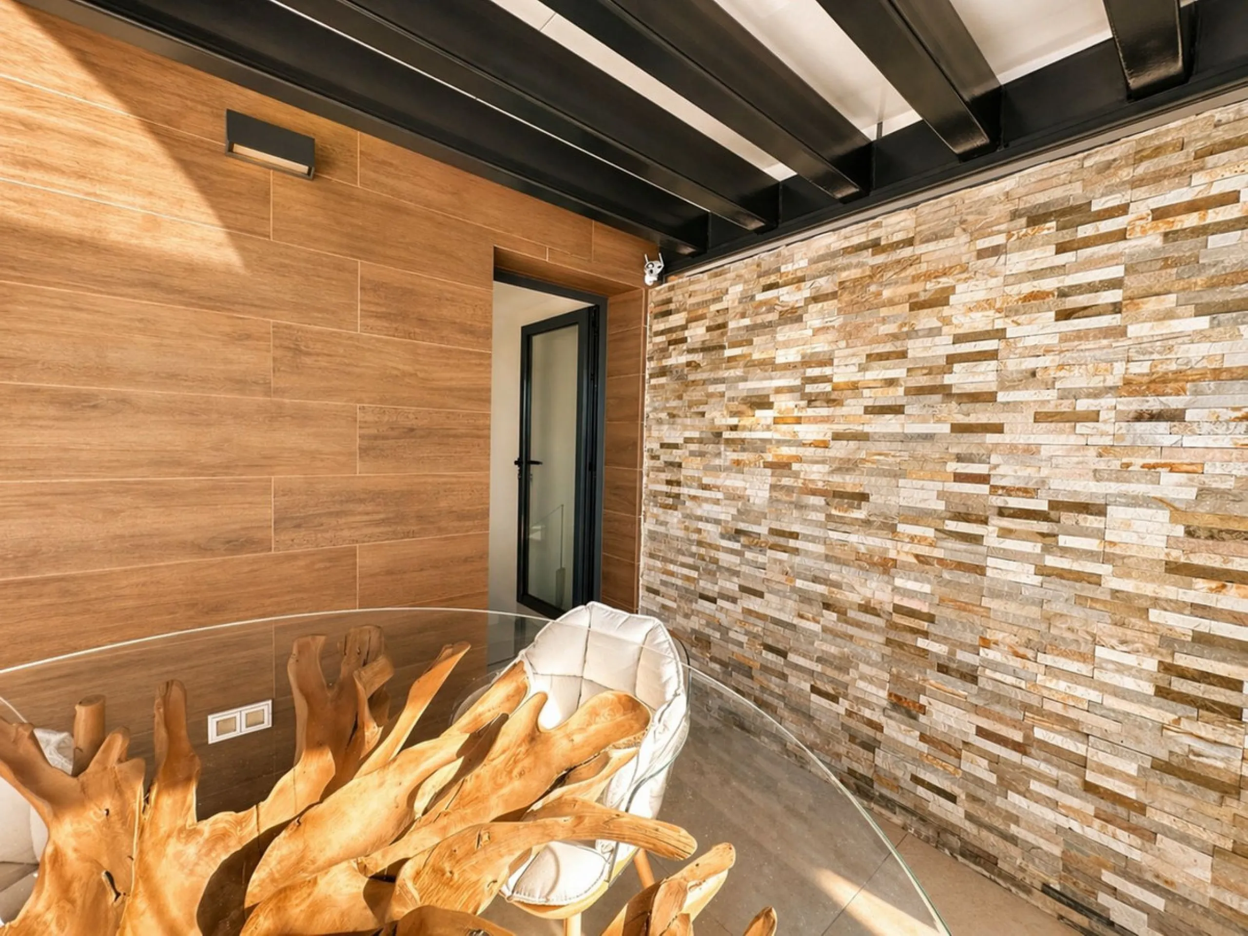 2-bedroom apartment, terrace, private pool, and garage in Cabopino, Marbella.