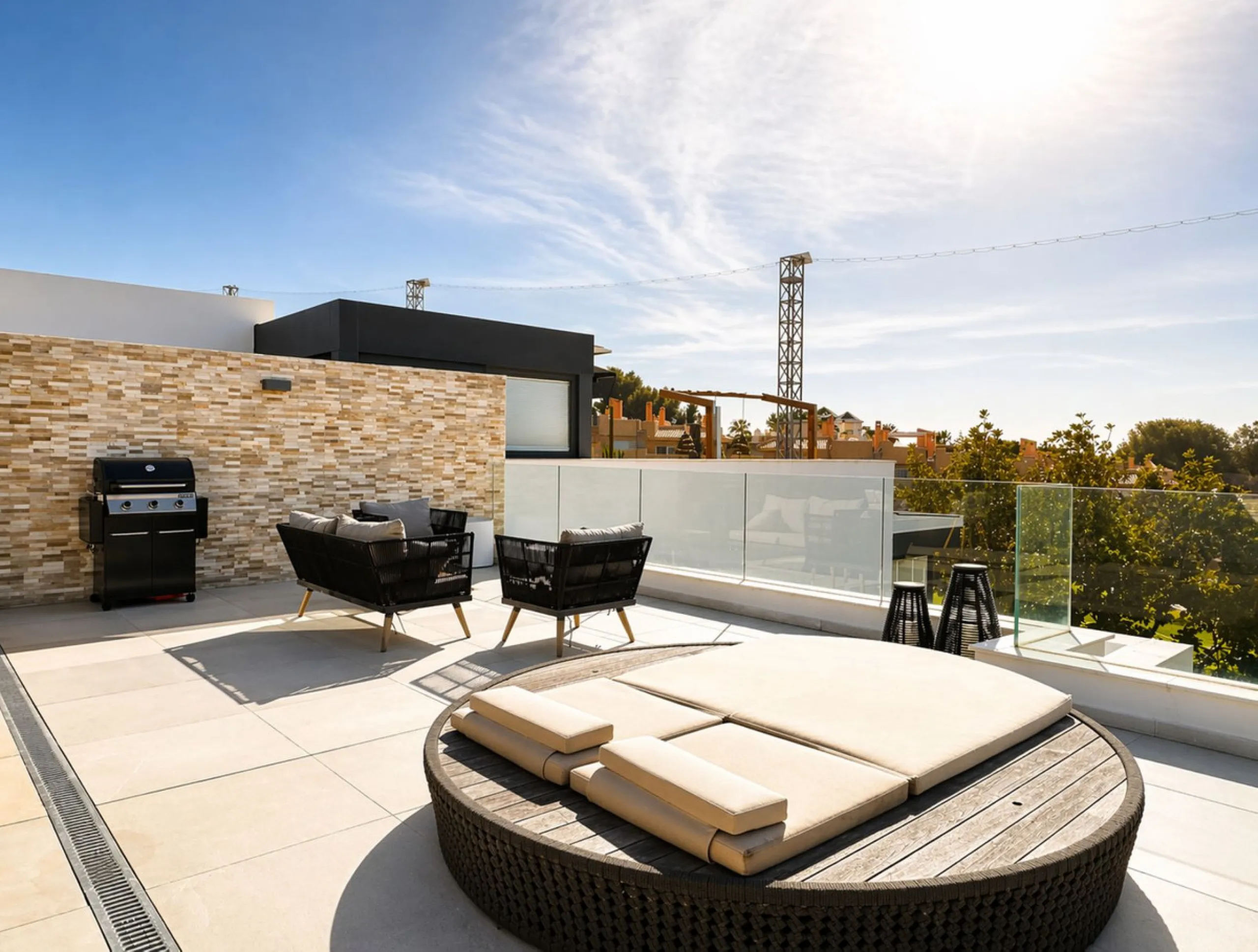 2-bedroom apartment, terrace, private pool, and garage in Cabopino, Marbella.