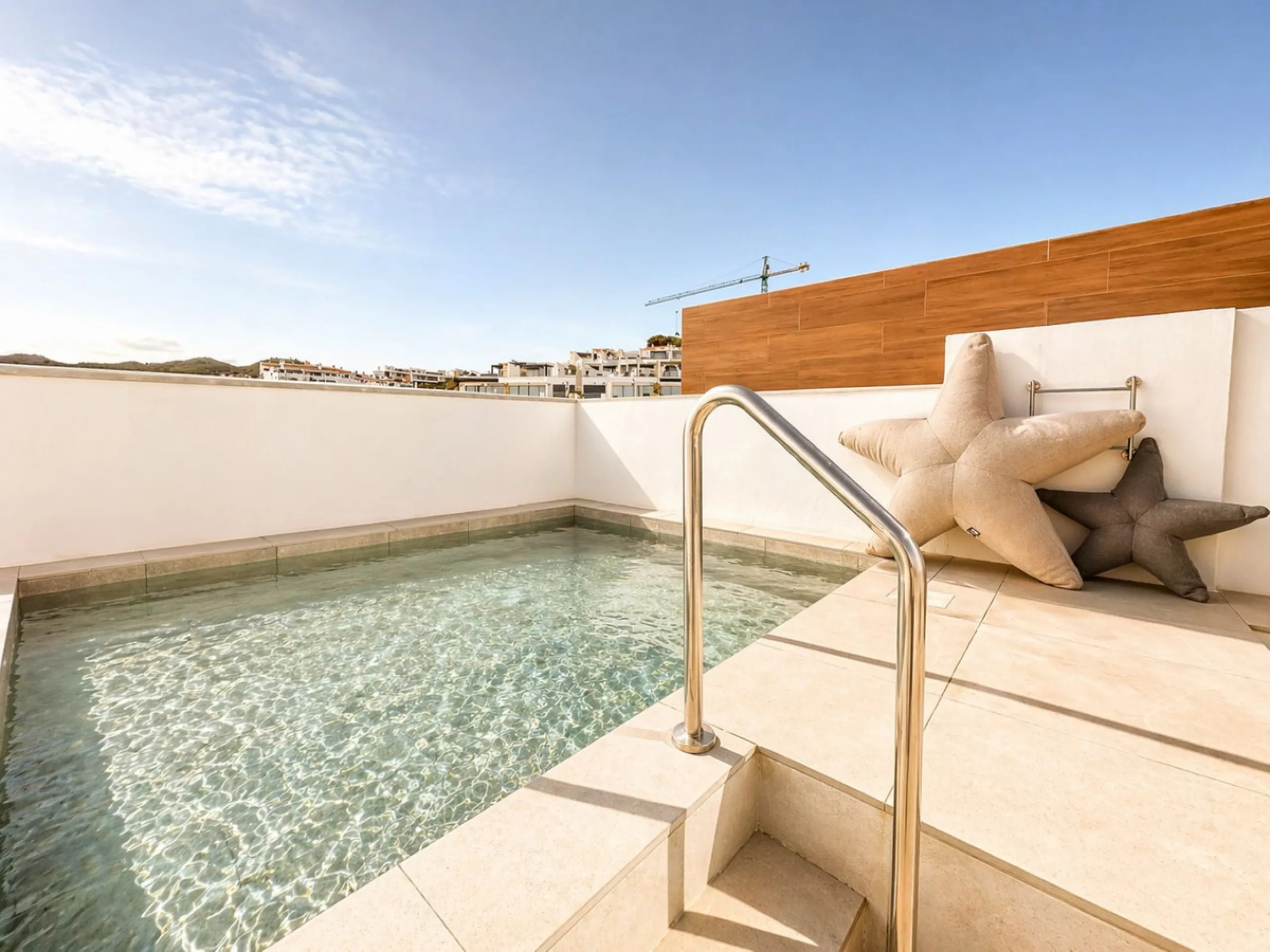 2-bedroom apartment, terrace, private pool, and garage in Cabopino, Marbella.