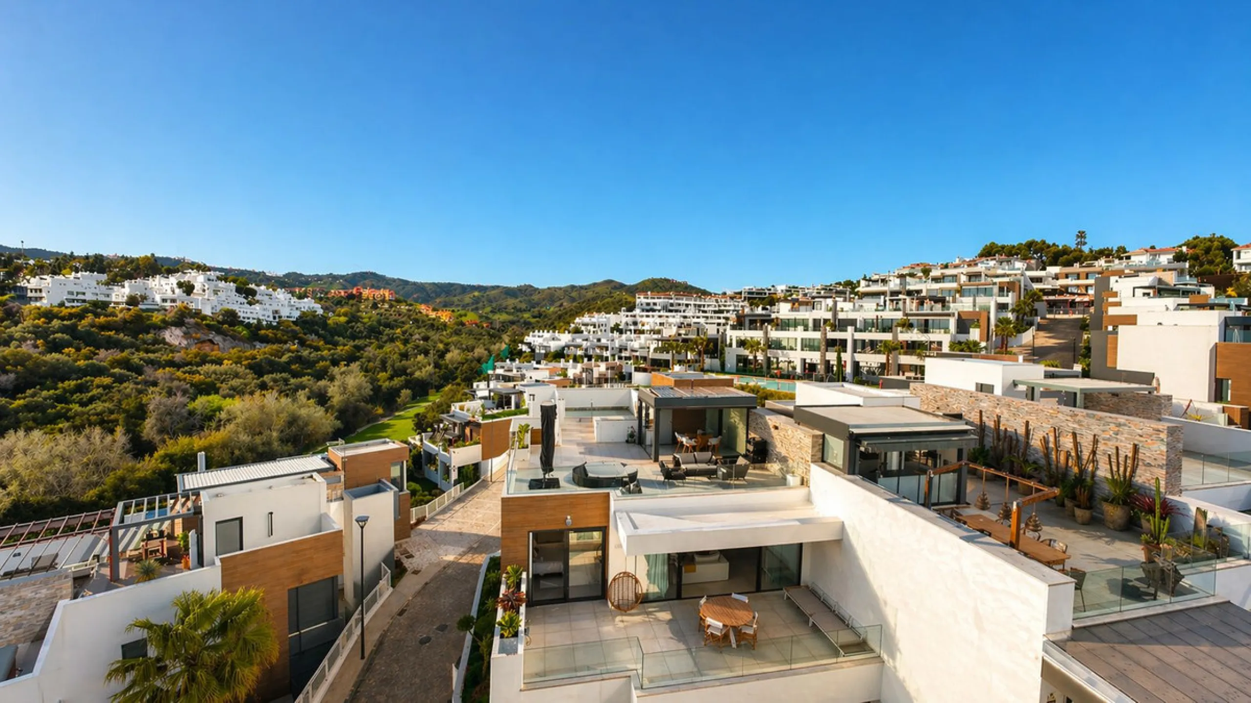 2-bedroom apartment, terrace, private pool, and garage in Cabopino, Marbella.