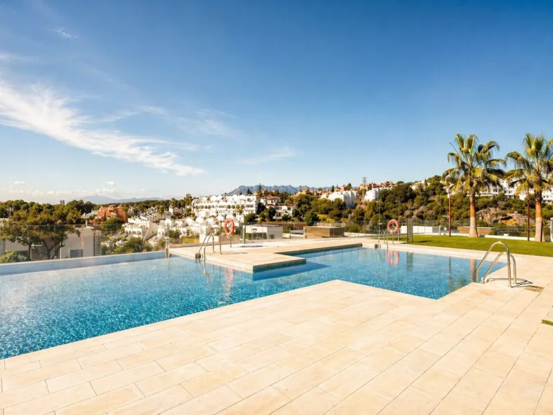 2-bedroom apartment, terrace, private pool, and garage in Cabopino, Marbella.