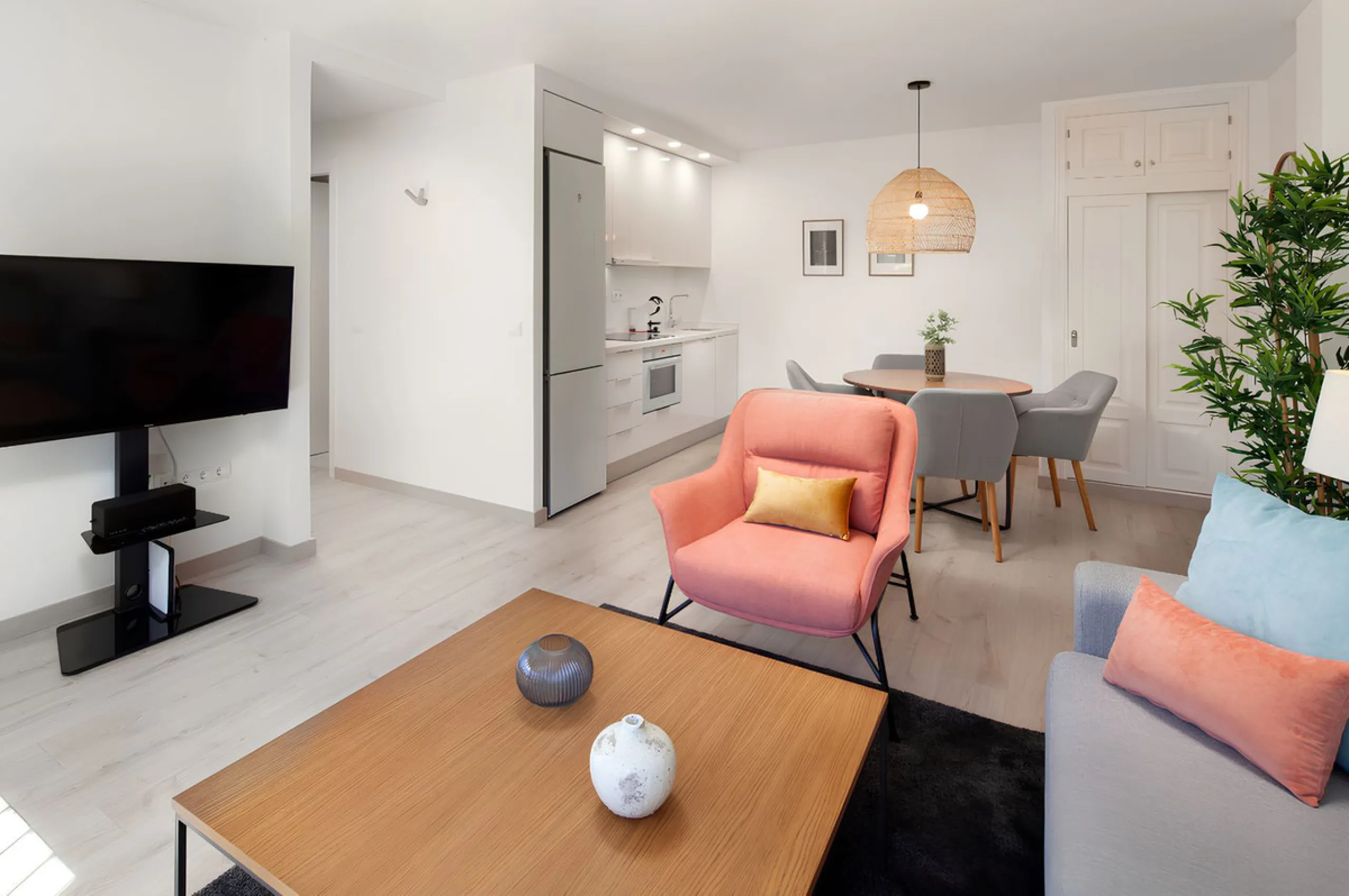 Beautifully Renovated Beachfront Garden Apartment