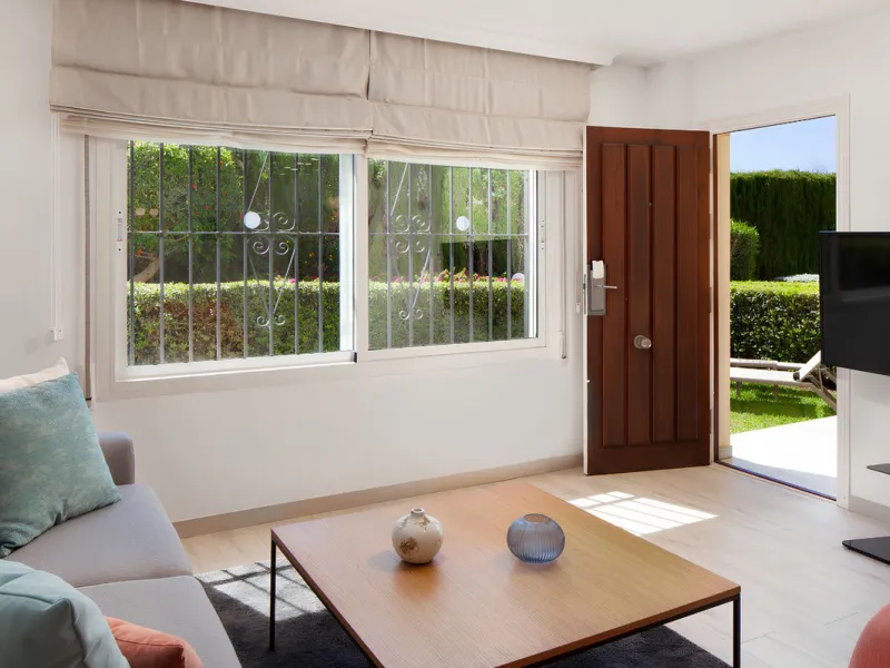Beautifully Renovated Beachfront Garden Apartment