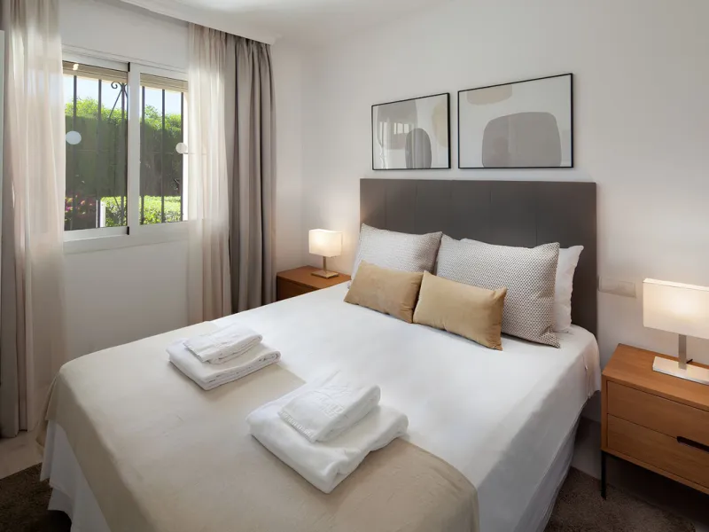 Beautifully Renovated Beachfront Garden Apartment