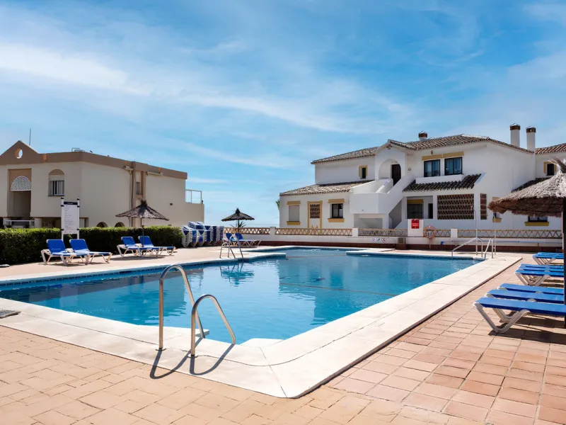 Beautifully Renovated Beachfront Garden Apartment
