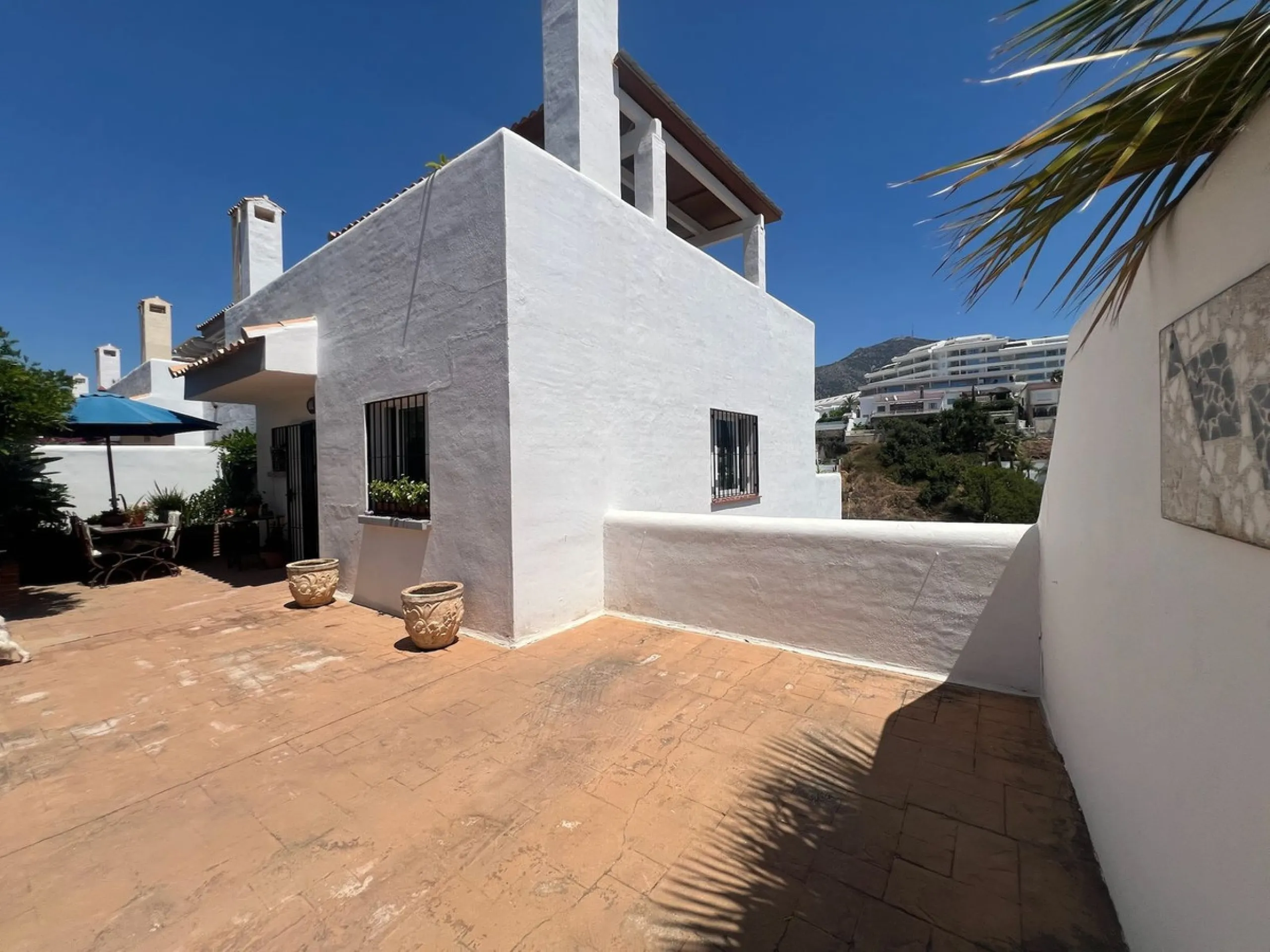 House - Semi-Detached House в продаже в Fuengirola, Málaga. В доме 3 спален и 4 ванных комнат. Площадь дома 150 м²