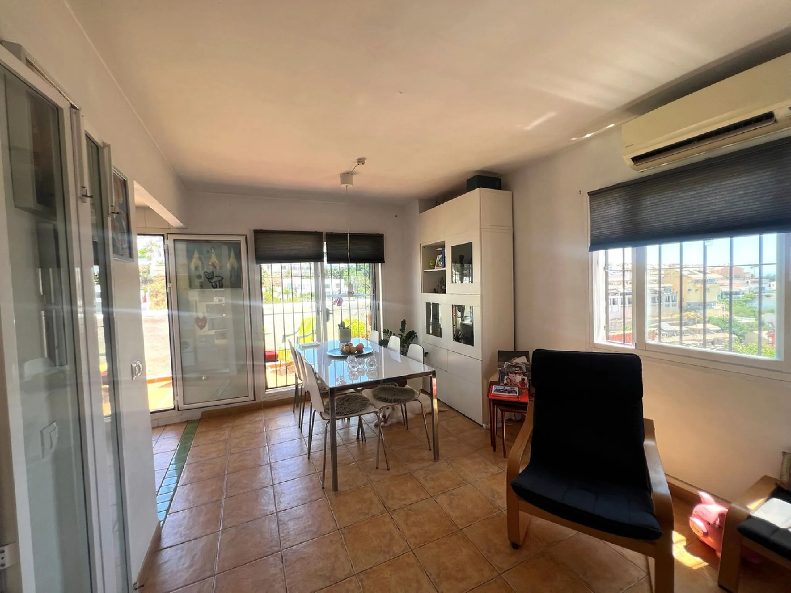 House - Semi-Detached House в продаже в Fuengirola, Málaga. В доме 3 спален и 4 ванных комнат. Площадь дома 150 м²