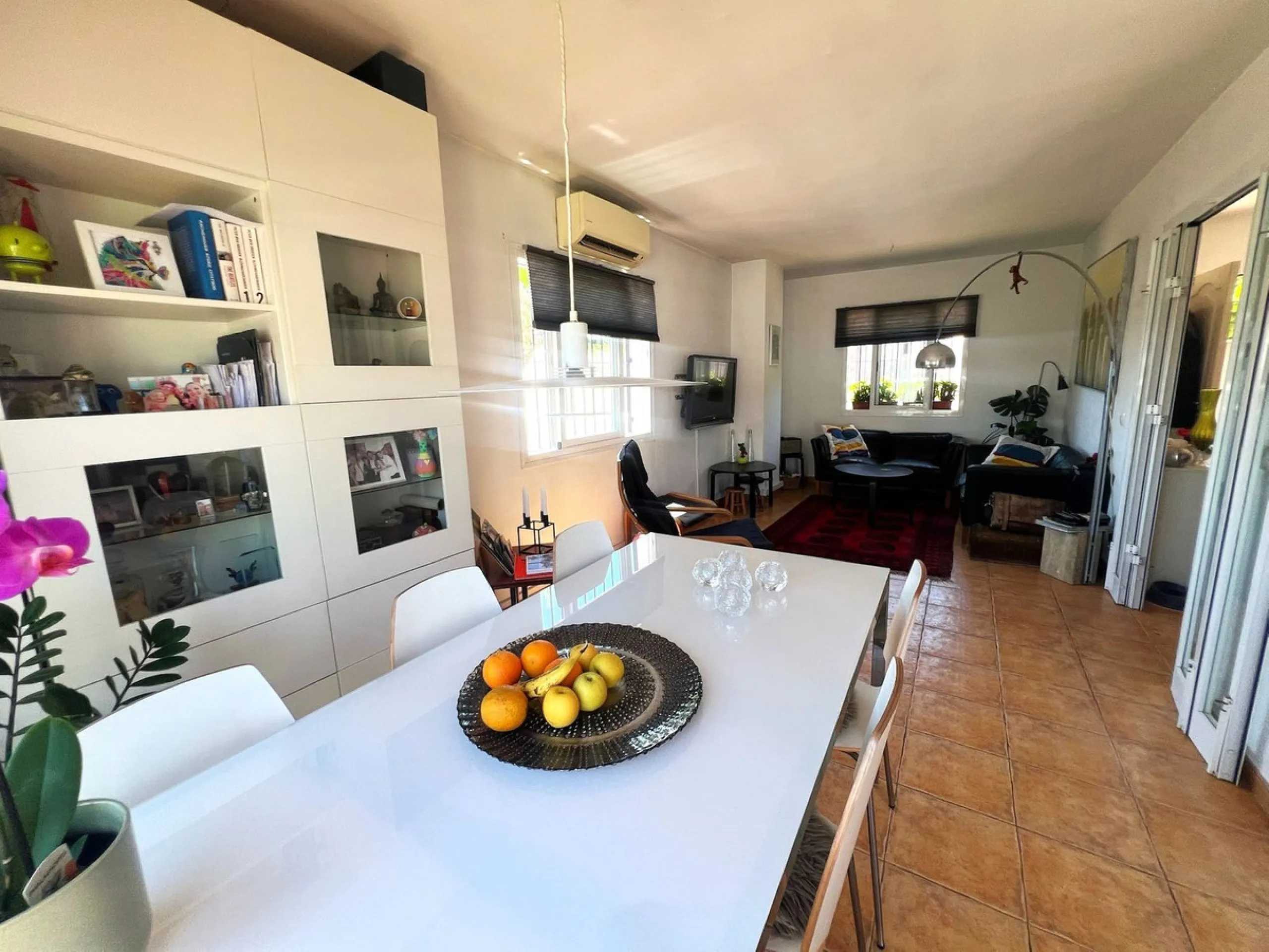House - Semi-Detached House в продаже в Fuengirola, Málaga. В доме 3 спален и 4 ванных комнат. Площадь дома 150 м²
