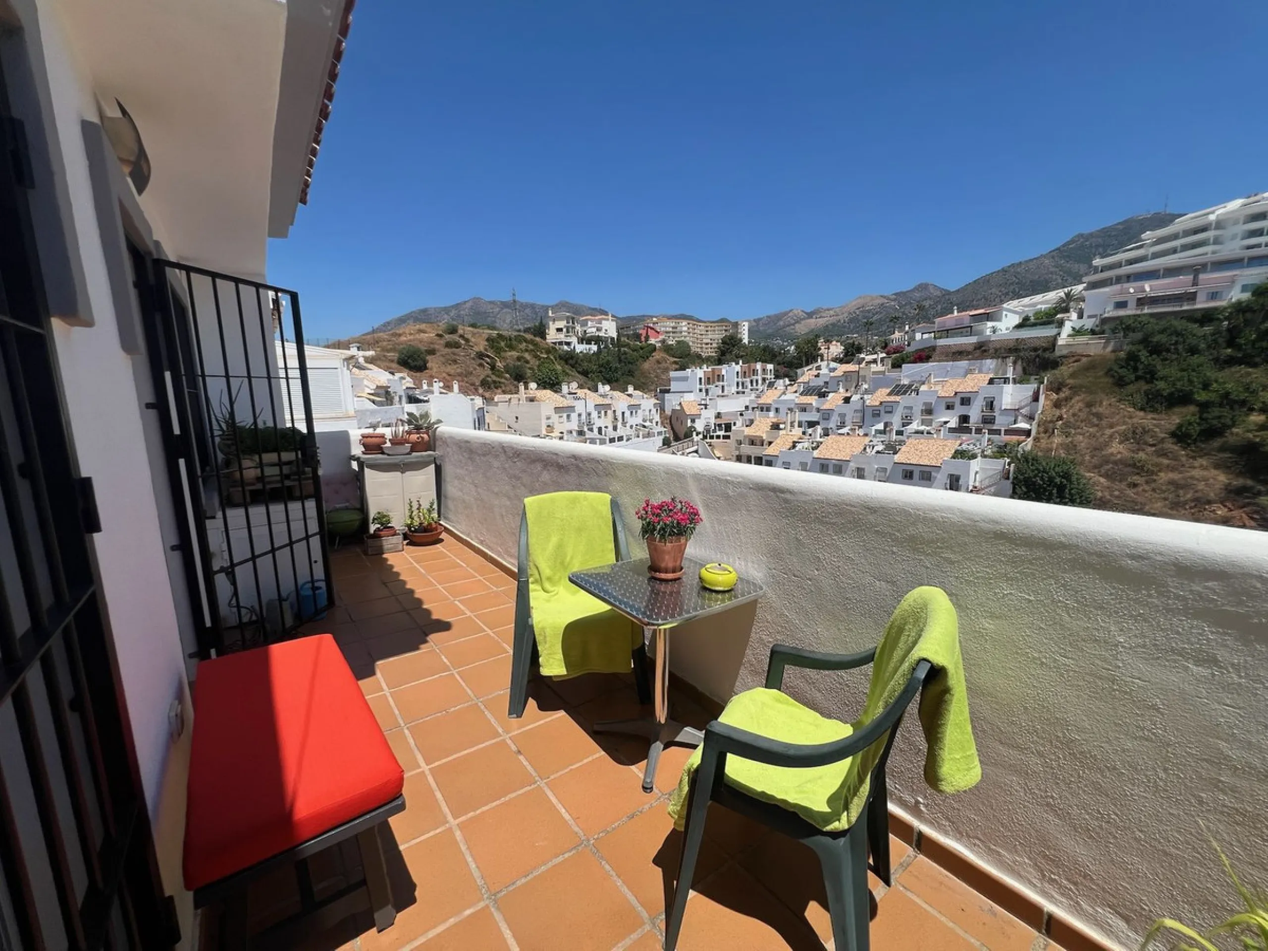 House - Semi-Detached House в продаже в Fuengirola, Málaga. В доме 3 спален и 4 ванных комнат. Площадь дома 150 м²